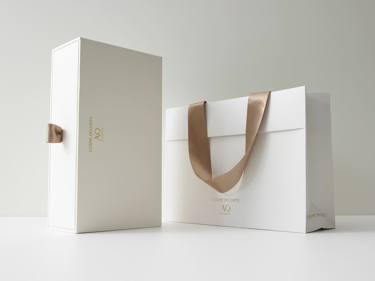 gift package box shopping bags Shopper paperbag ribbon emboss luxury