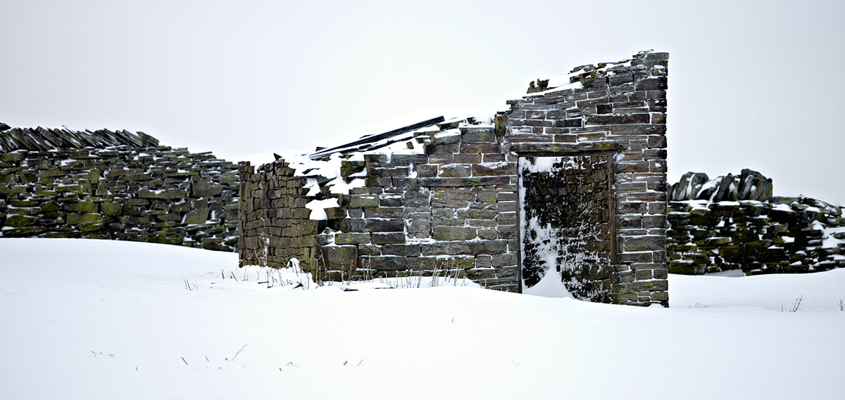 Landscape  WINTER  Snow  pennines west yorkshire  hade edge  holmfirth Canon  5d mk II 24-105mm f4L 70-200mm f2.8 L  1.4 x circular polarise