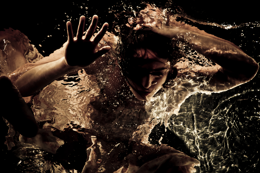 water h2o performance arts acrobat woman women female body shape nabil darwish ndproductions digital imaging photoblog