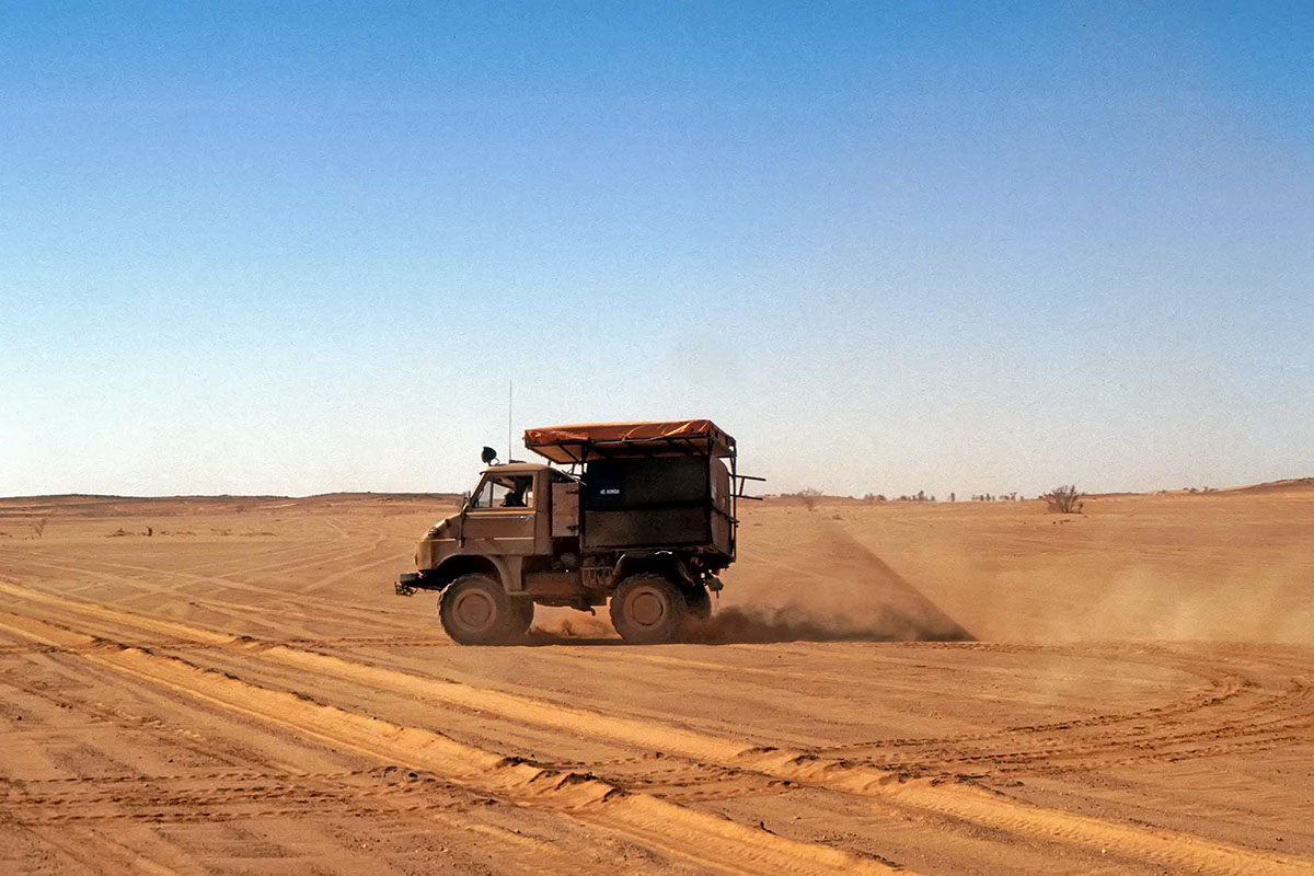 Travel  Africa  black continent  unimog  4x4  graef und Stift  Truck  Desert  sudan  niger  kenya  Tanzania Retro 70s