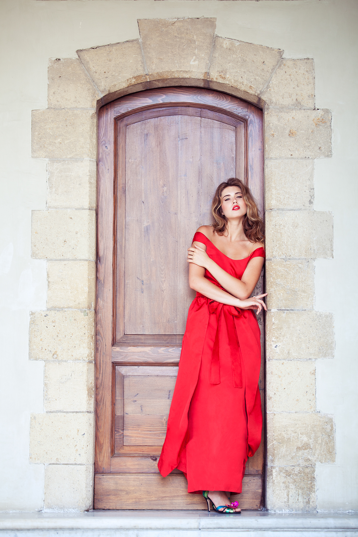 red dress red garden editorial blonde Sun summer elegance high fashion Haute couture rouge