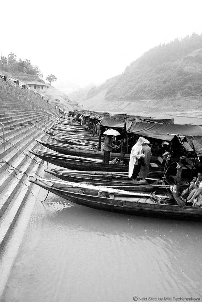 Yangtze changjiang boat river people life