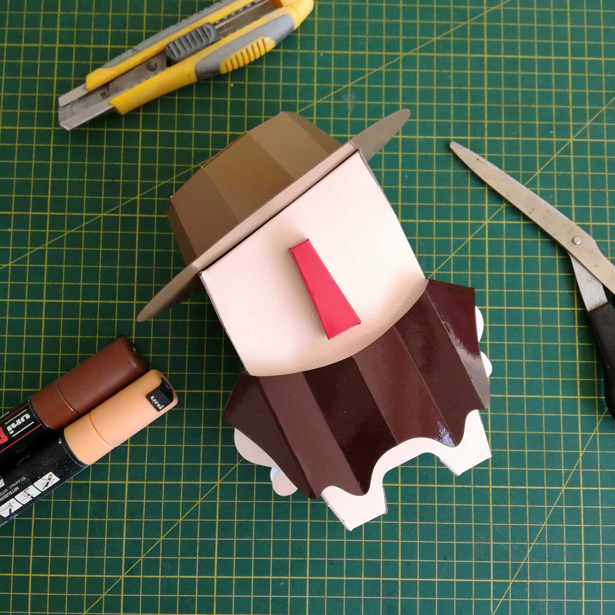 arttoy Custom designertoy DIY paper papercraft papertoy toy