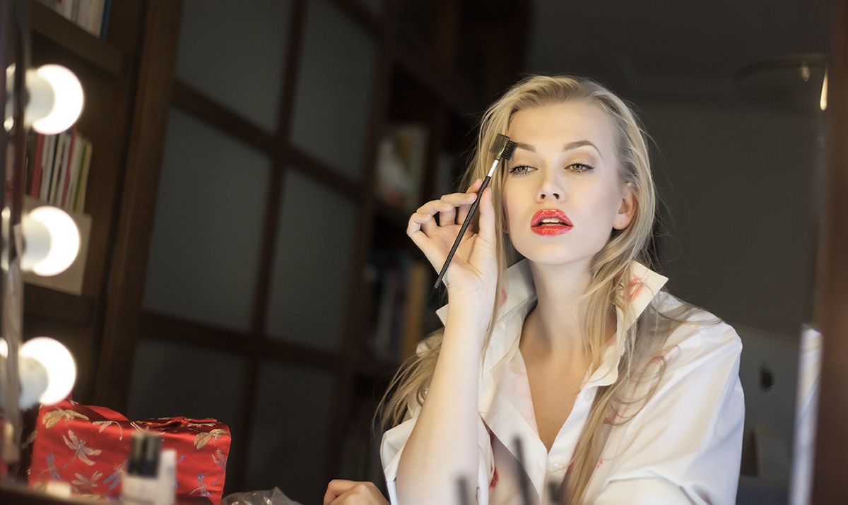 beauty Beautiful mirror kiss lip lipstick makeup make-up red girl model actress topmodel backstage