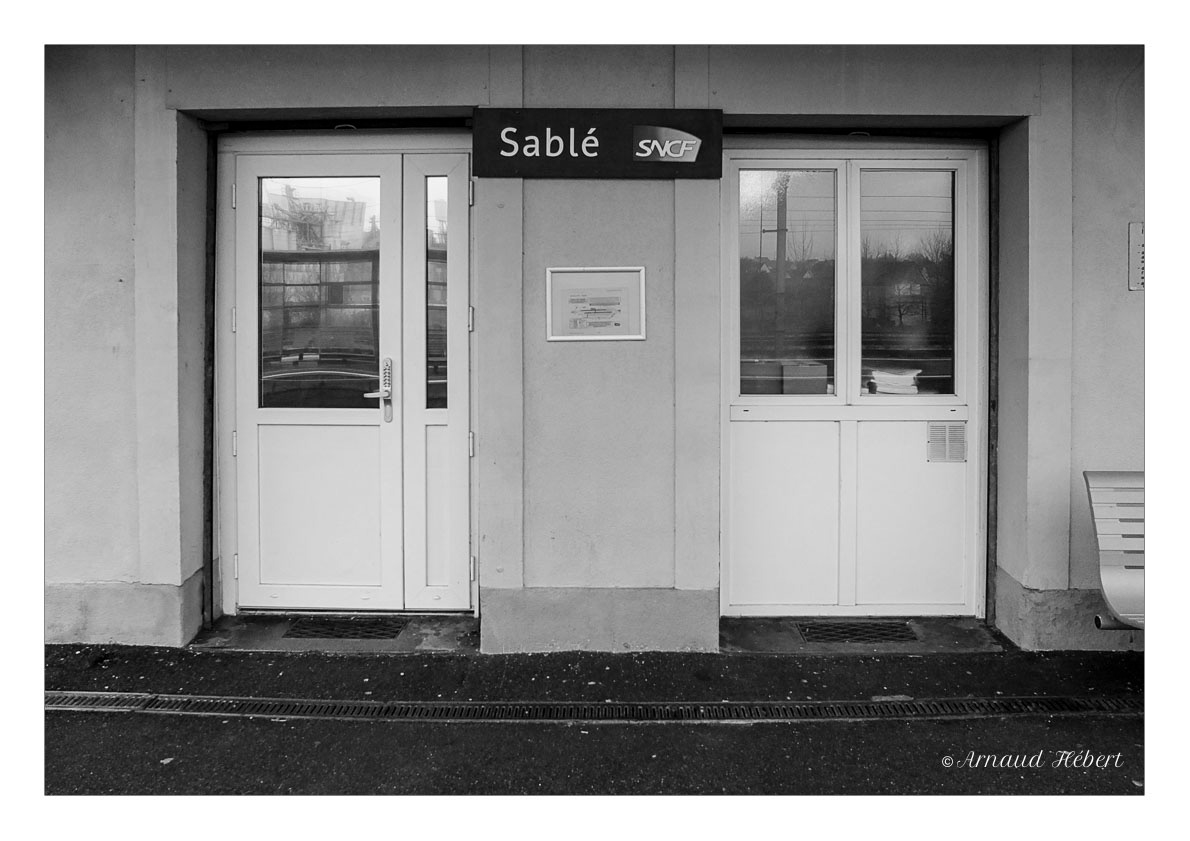 black and white gare monochrome noir et blanc Photography  STATION street photography train Transport