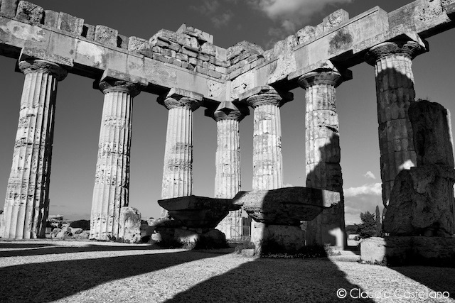 selinunte sicily Italy archaeology temple photo