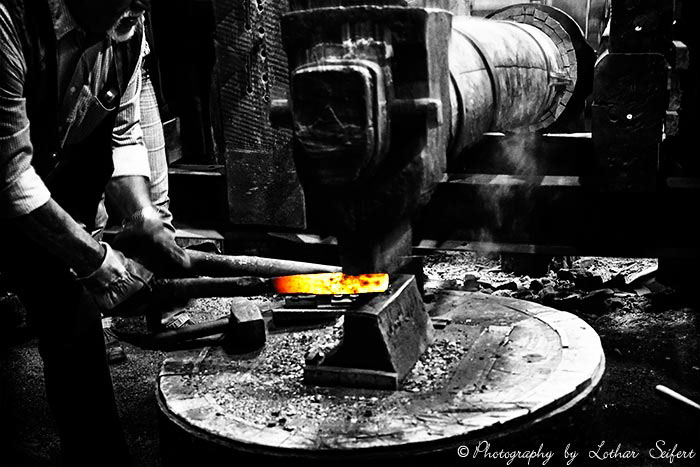 forge Blacksmith fotografie Schwarzweißfotografie schmiede amboss Schmiedefeuer