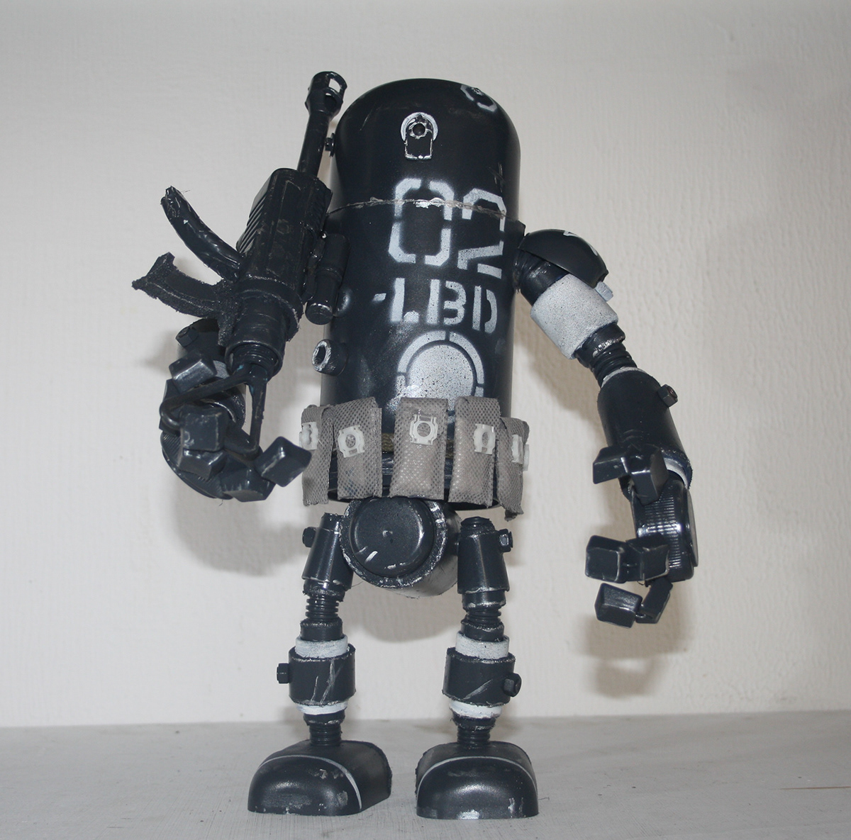 Labadanzky Ashley Wood handmade recycled material streetart robot toy