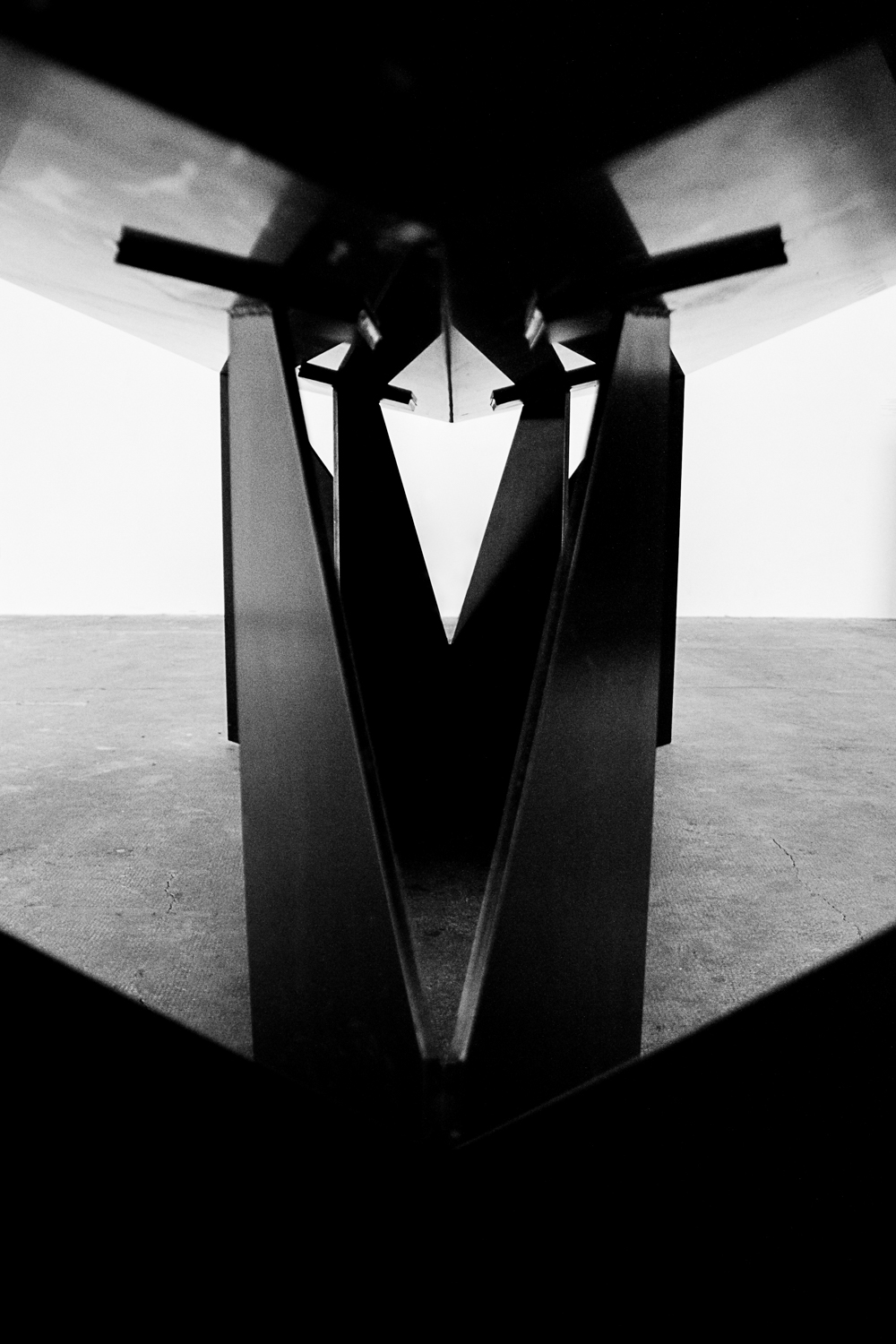 Dario Ruggiero SOME/THINGS S/TUDIO KUNDAG DOUMAN POURNOIR design table Marble black and white