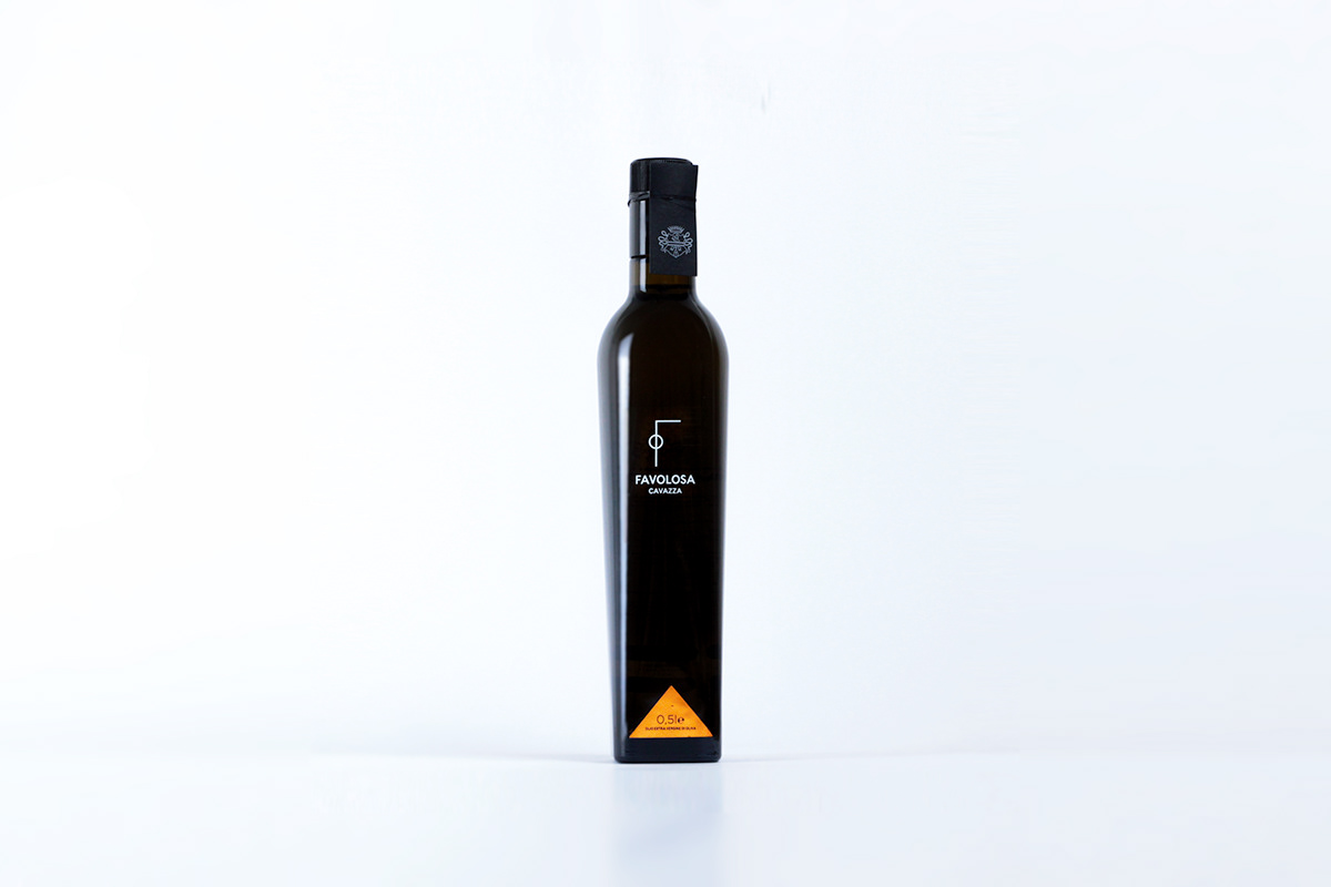 Olive Oil garda italian Italian food extravergine Packaging minimaldesign minimal made in italy