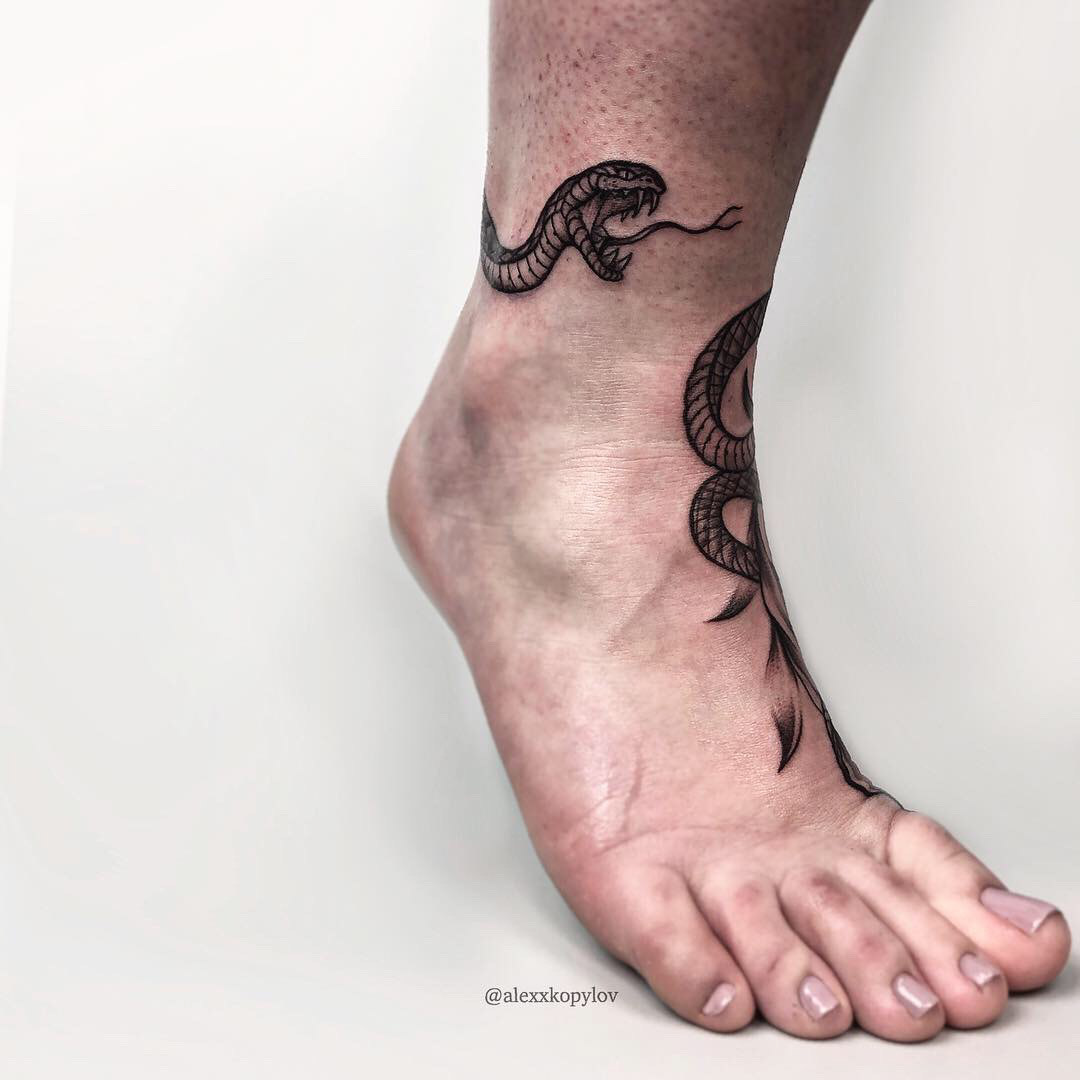 tattoo snake freehand sketch
