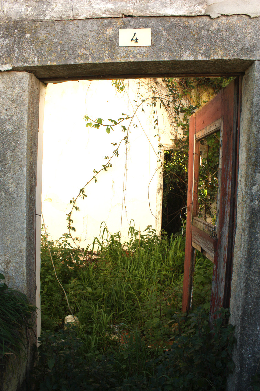 abandoned doors Abandoned Houses