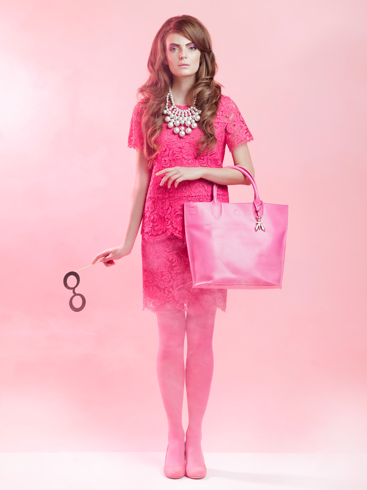 Elle bulgaria Momchil Hristov Antonia Yordanova Nora Shopova pink clothes Style smoke December beauty face couture shoot Original