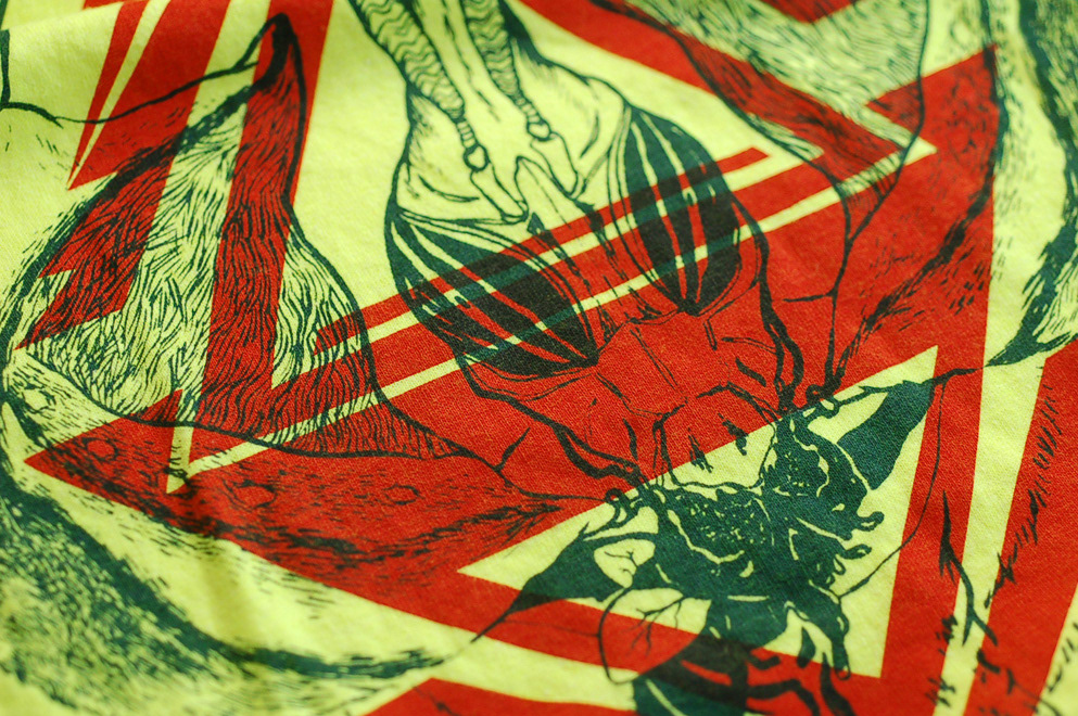 screen print fibers Clothing design bees tarantula mantis Insects