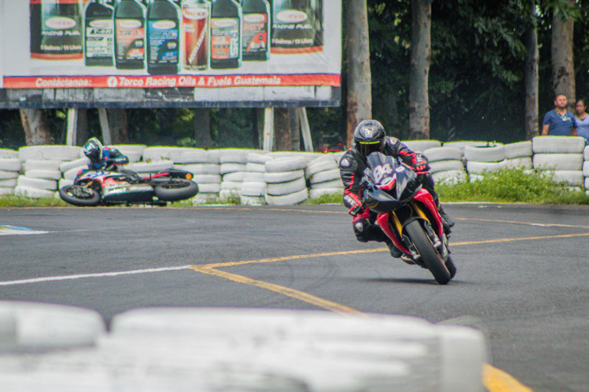 triumph motorcycle Racing Motorsport race