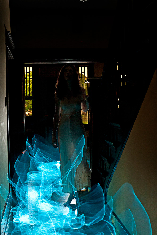 lightpainting light model ethereal awesome blue red glow house spirit ghost fire