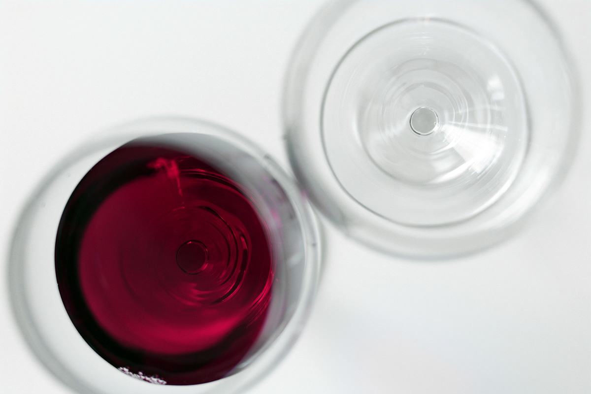 logo winery wine grape alcohol restaurant