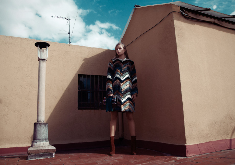 autumnfashion editorial magazine publication vanidad fashionphotography freckles highendretouch highendretoucher retoucher postproduction barcelona model Outdoor rooftop