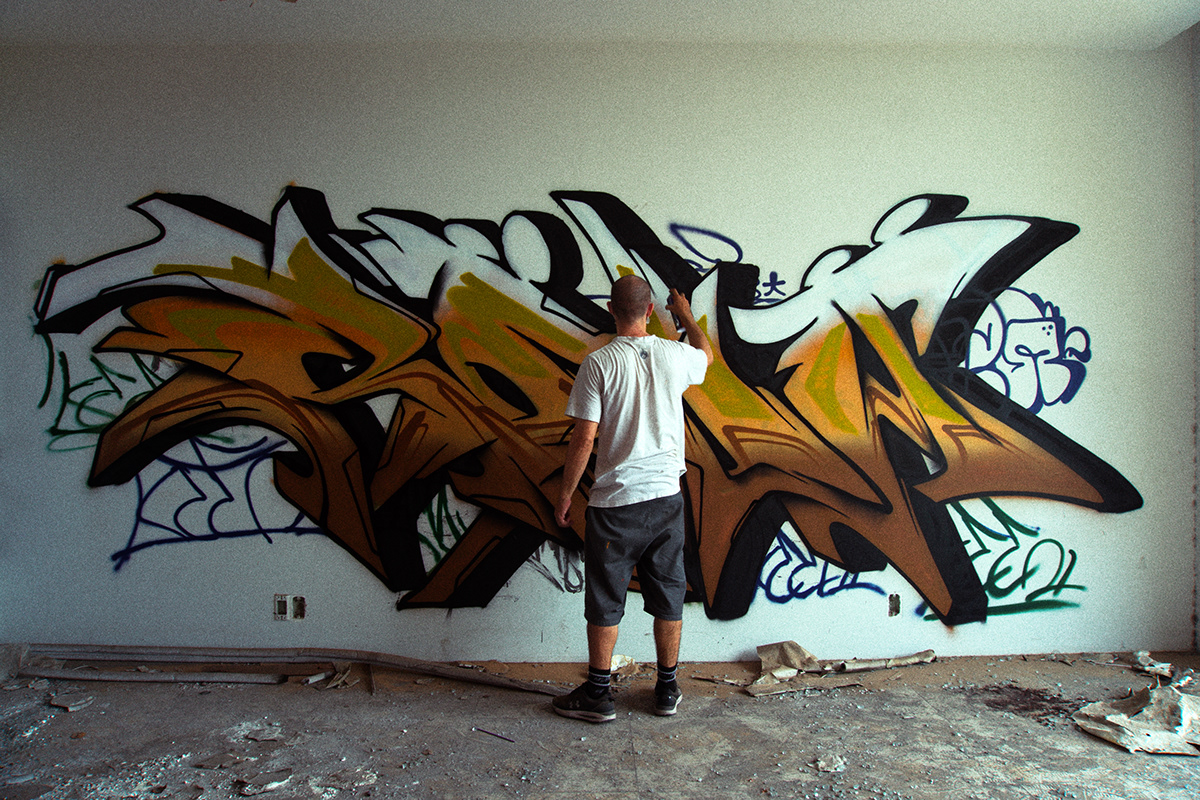 Documentary  hip hop Grafiti cipher dj rap