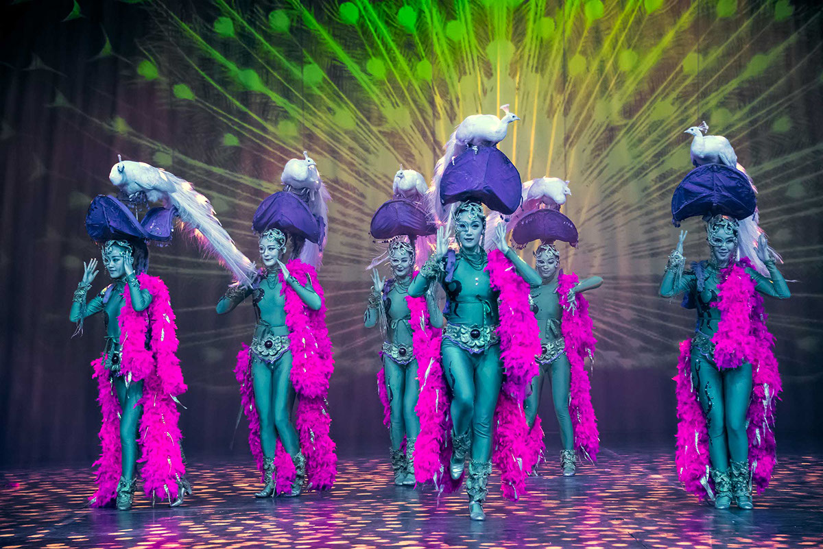 Golden Jade Dynasty stage show beijing china Performers dancers