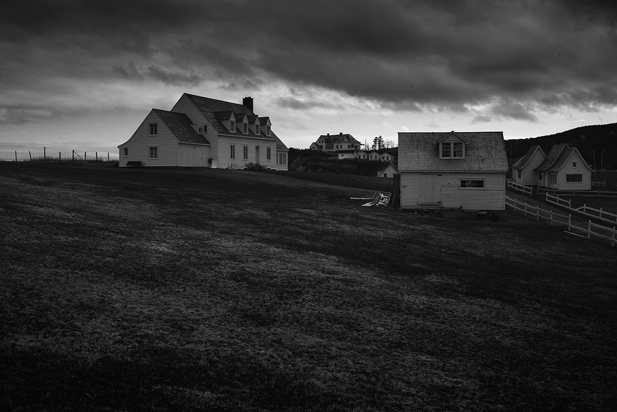 Adobe Portfolio Photography  road RoadTrip motel gaspésie Landscape paysage black and white