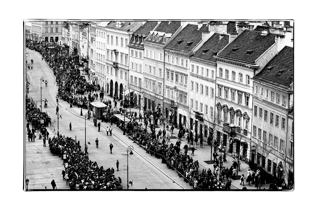 warsaw people poland tragedy black and white reportage streets mourning Katyn Russia massacre
