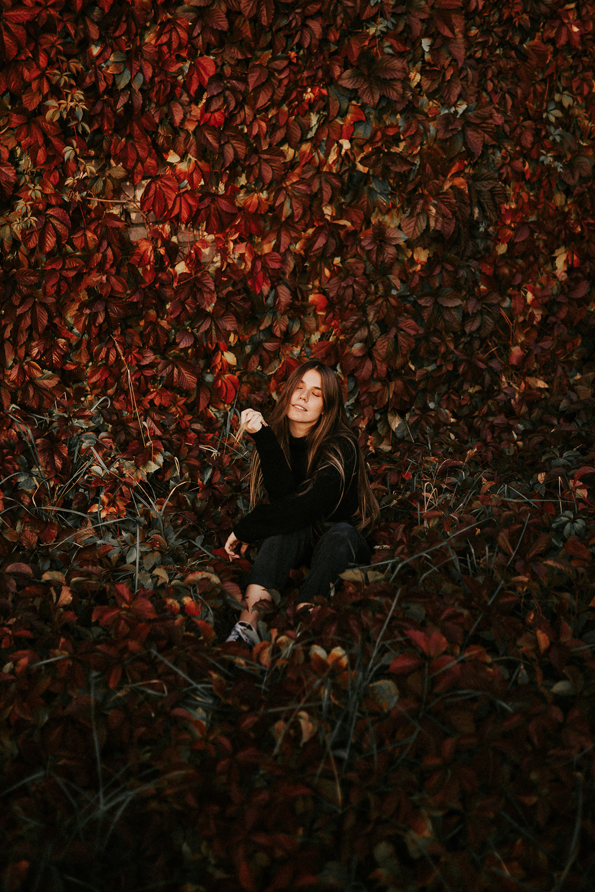 autumn leafs sunset model portrait Moody Photography  photographer photoshoot beauty