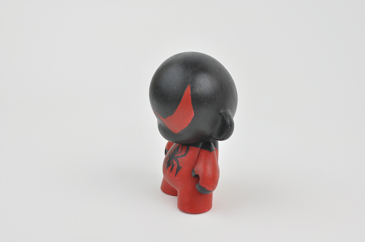 Munny vinyl Kidrobot Kid Robot DIY do it yourself comics SuperHero spider-man Scarlet Spider