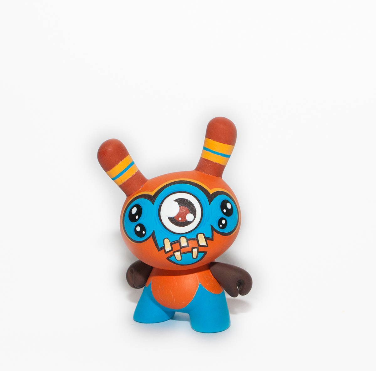 Wuzone Custom Dunny Munny Kidrobot bearbrick haring commission toy DIY geek collectible spawn Cell artoy