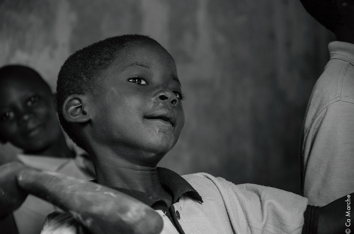 afrique portrait marche orphelinat Twam Benin enfant culture