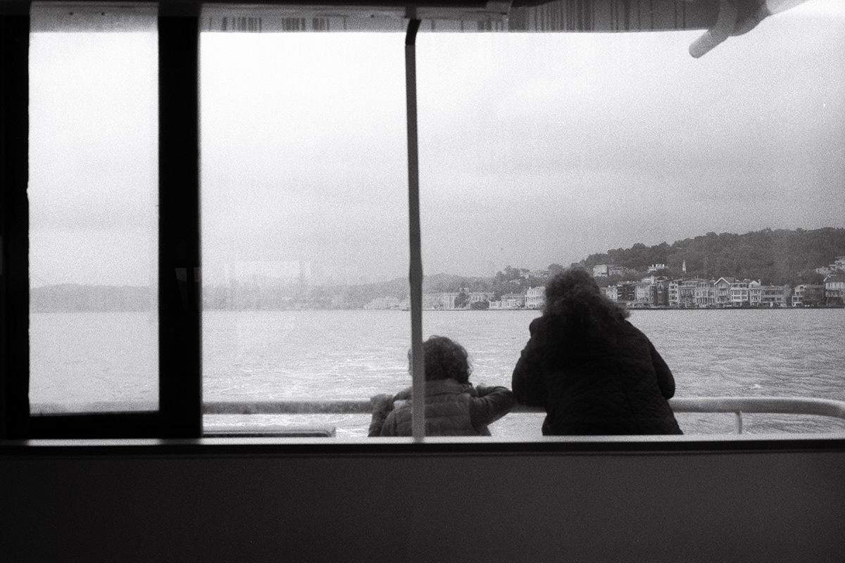 Window pencere istanbul train tren Tren Penceresi vapur ship Turkey Street airport Analogue analog 35 mm canonet