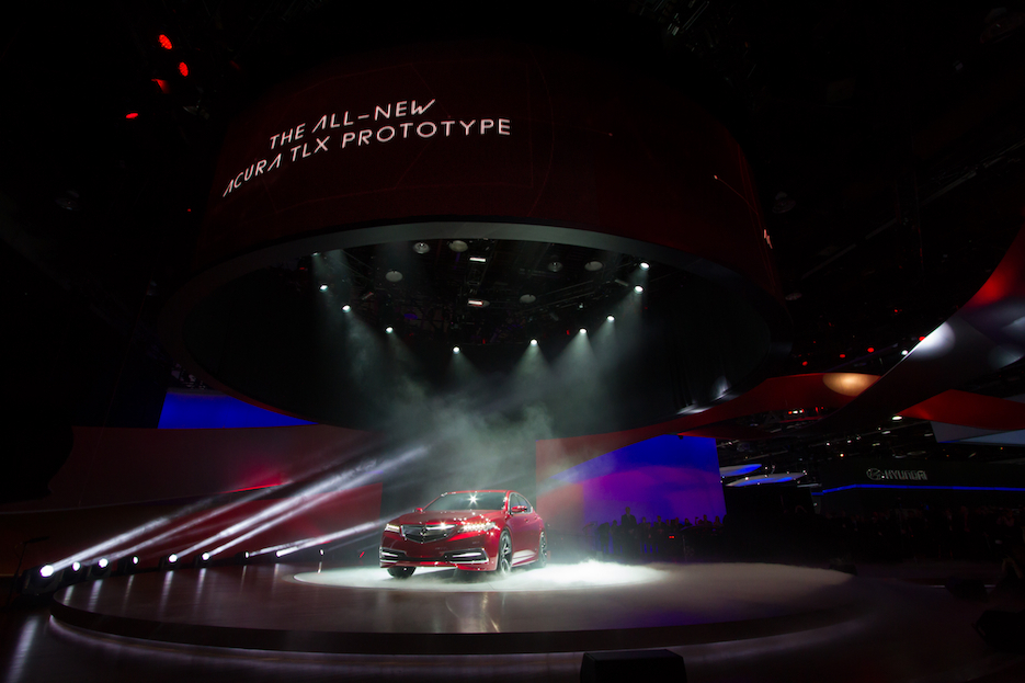 Acura Detroit Autoshow auto show Auto Show Exhibit Motor show Stand man machine synergy moebius Helio holographic augmented reality TLX Inomama