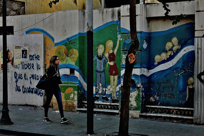 A/Z flaneur urban graffiti cordoba buenos aires argentina Street Art  Kilroy warhol Rosalind Krauss