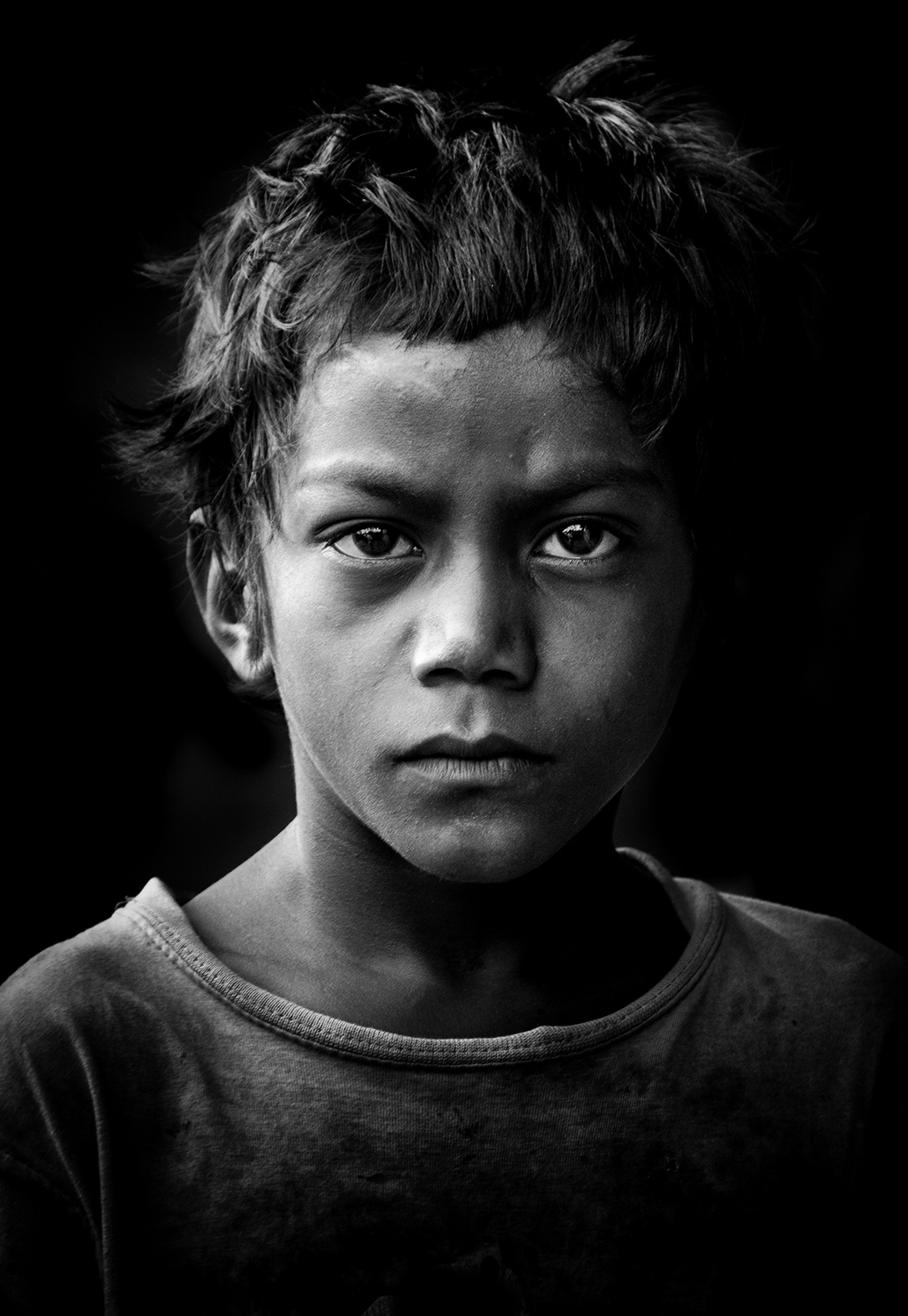 faces people Bahrain Arab nepal black eye eyes portraits portrait photo Canon boy women woman