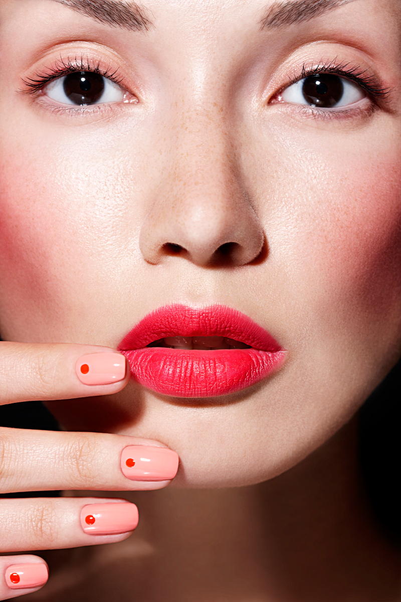 beauty red lips eyes make-up nail pigments lipstick