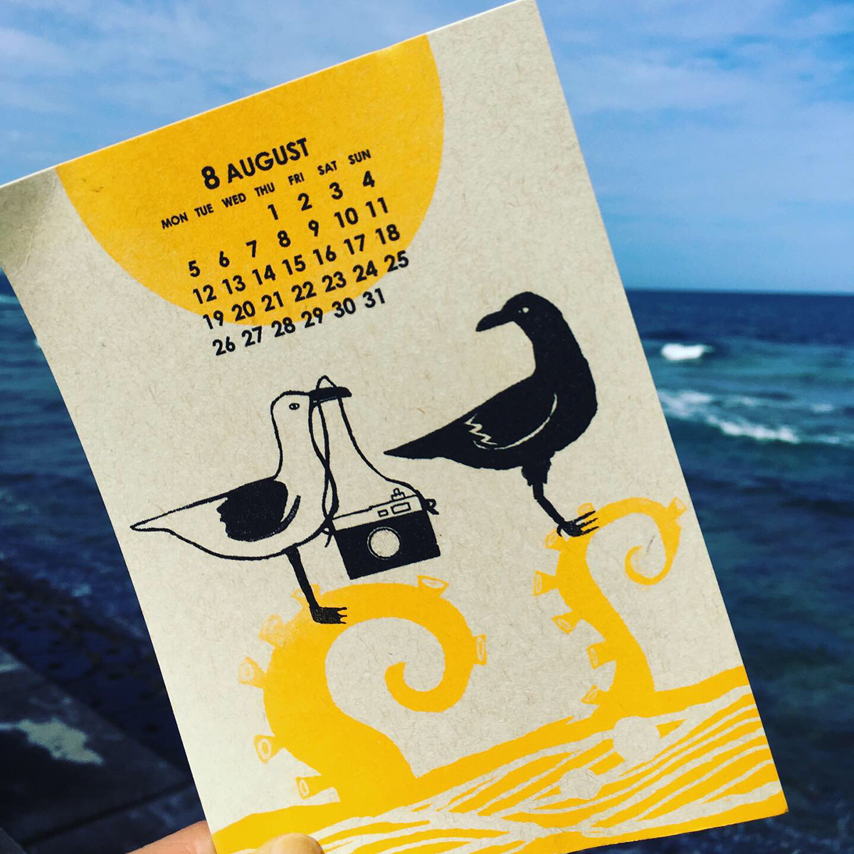calendar august seagull bird ILLUSTRATION  silkscreen printing postcard summer Fun crow
