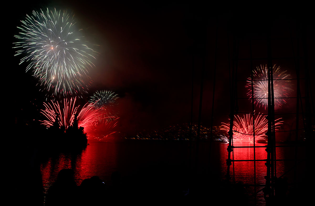 año nuevo new year valparaiso bay esmeralda fireworks