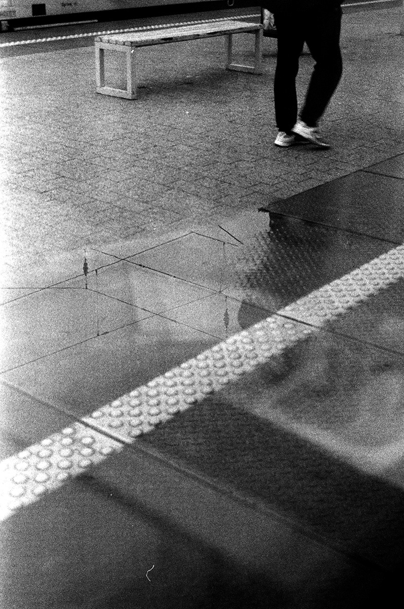 trip analog street photography poland polska lodz ldz podróż ISO400 black and white