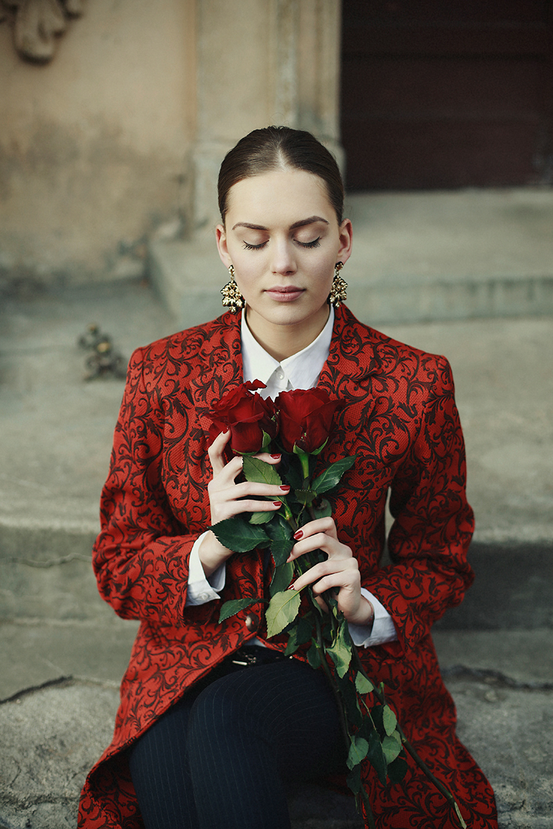 portrait daylight girl red Roses spring 50mm lithuania kaunas