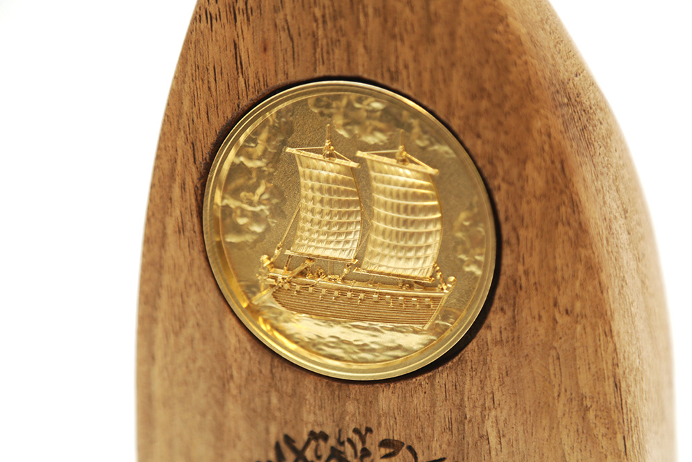 jewel of muscat VVIP memento vip trophy gold boat rope wood boat shape al mouj muscat