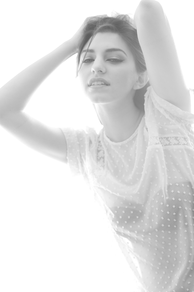 girl Silvia Iaconisi light black and white studio model art digital photo Norman tacchi