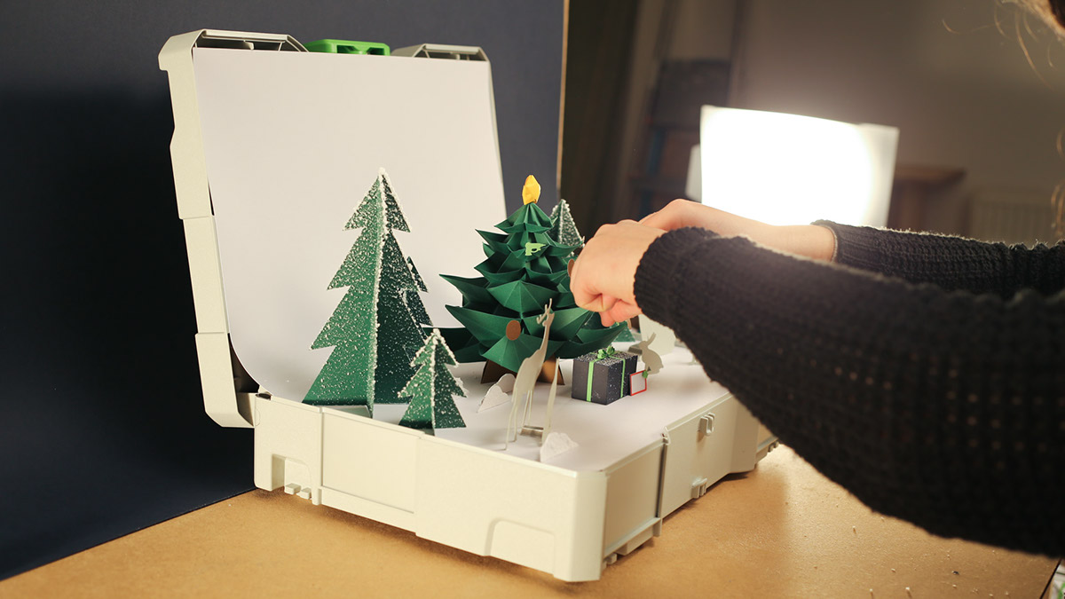 stopmotion stop motion Festool Christmas systainer Tree  rabbit papercraft