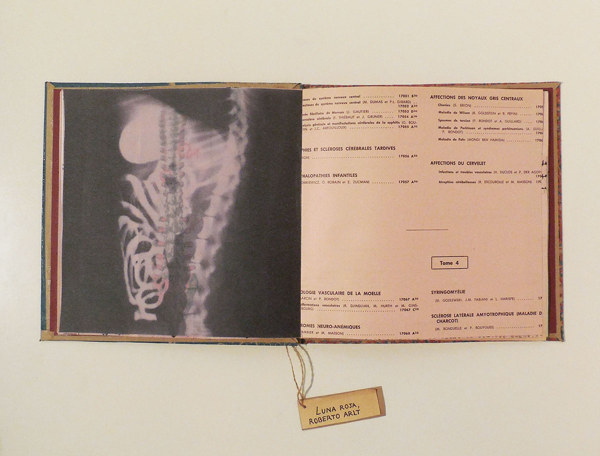 Gabriele LIBRO EXPERIMENTAL libro objeto fadu uba collage medicina composición experimental book anatomia cuerpo humano