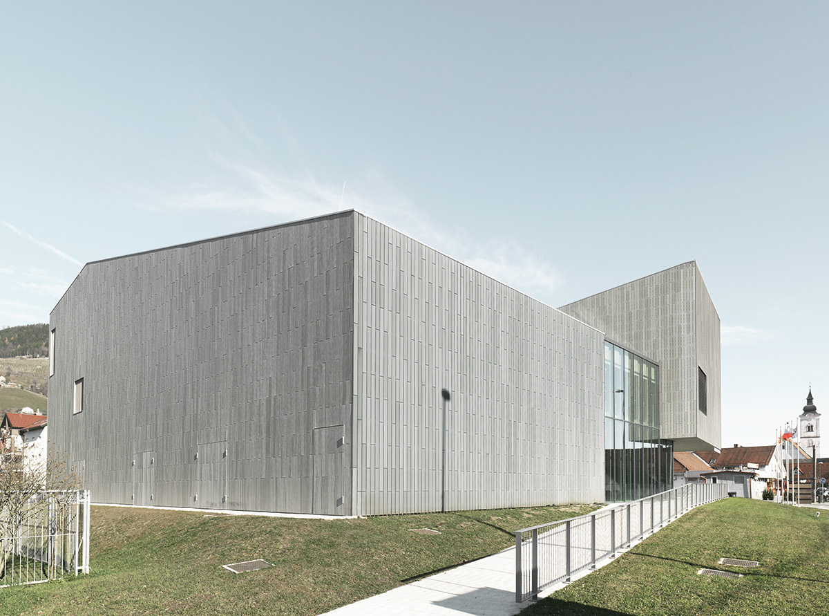 hram kulture Öko Skin fibreC riedersmartelements concrete facade Styria Arhitektura D.O.O.