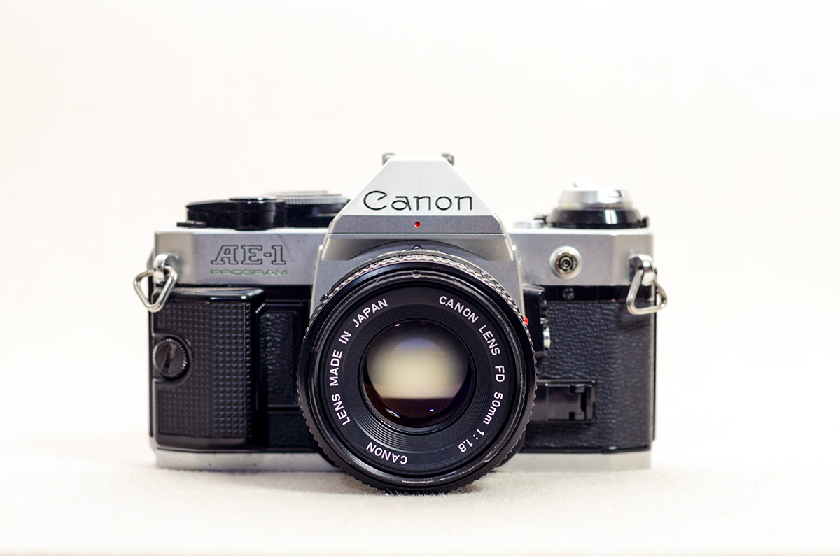 camera cameras old fashioned 35mm 120film medium format kodak Canon Nikon universal Mamiya POLAROID