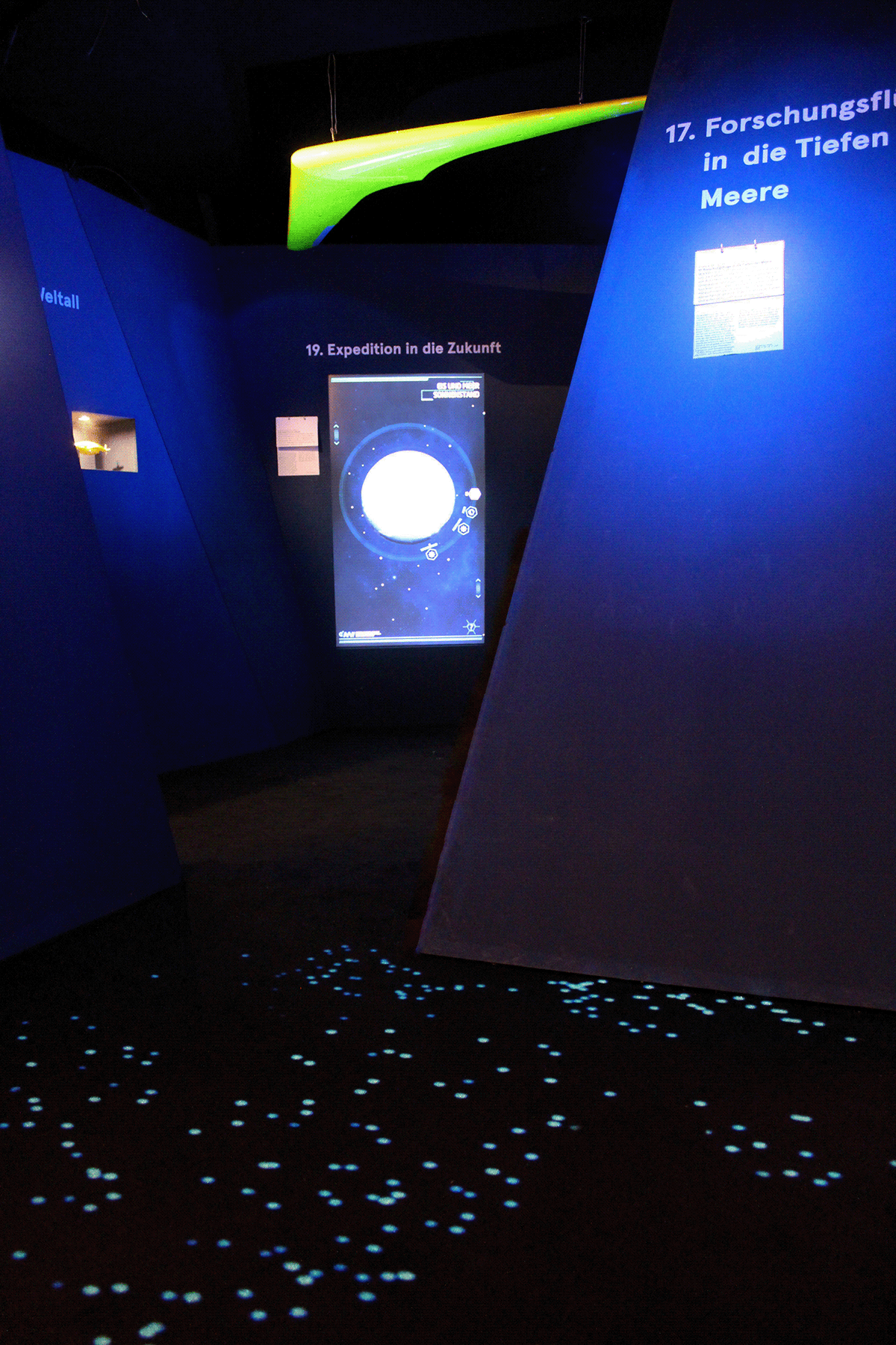 100 m2 Meer Ausstellungsgestaltung Ausstellungsdesign Bremen Haus der Wissenschaft floor projection interactive