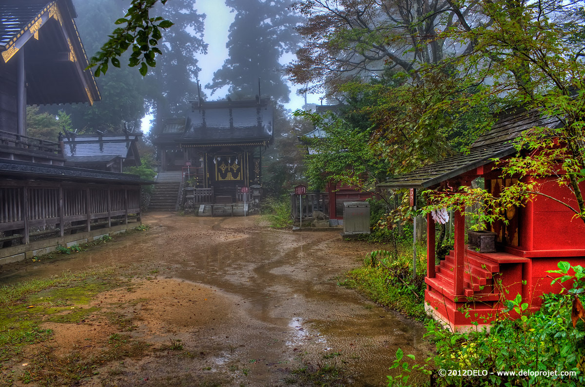japan mitke mountain water green natural temple red SKY rain