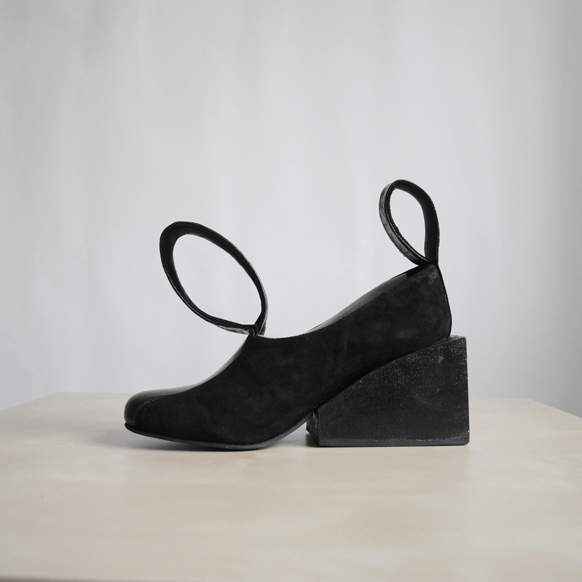 shoes black leather suede heel loop
