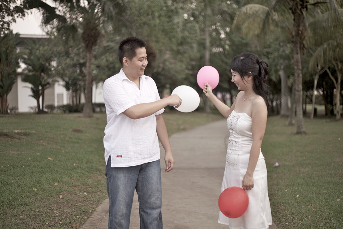 engagement chinese asian Outdoor Portraits balloons