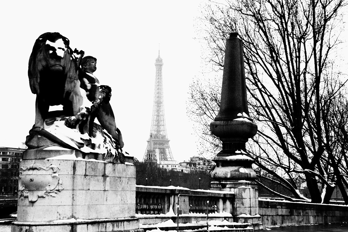 faerie_eriu canon 50d Paris Tour Eiffel Trocadero pont alexandre III invalides snow cityscape winter different point view b&w black and white